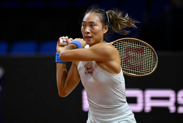 Qinwen Zheng CHN Action Tennis Ladies Porsche Cup Porsche Tennis Grand Prix GP Stuttgart 2024 Porsche Arena 18 04 2024 DFL REGULATIONS PROHIBIT ANY USE OF PHOTOGRAPHS AS IMAGE SEQUENCES AND OR QUASI VIDEO Porsche Tennis Grand Prix GP Stuttgart 2024
