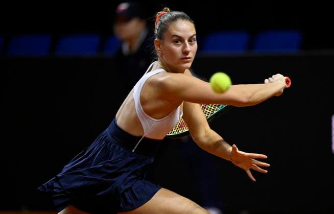 Sport Themen der Woche KW16 Sport Bilder des Tages Marta Kostyuk (UKR) Aktion Tennis Damen Porsche-Cup Porsche Tennis Grand Prix GP Stuttgart 2024 Porsche Arena 18.04.2024 DFL REGULATIONS PROHIBIT ANY USE OF PHOTOGRAPHS AS IMAGE SEQUENCES AND OR QUASI-VIDEO Porsche Tennis Grand Prix GP Stuttgart 2024 *** Marta Kostyuk UKR Action Tennis Ladies Porsche Cup Porsche Tennis Grand Prix GP Stuttgart 2024 Porsche Arena 18 04 2024 DFL REGULATIONS PROHIBIT ANY USE OF PHOTOGRAPHS AS IMAGE SEQUENCES AND OR QUASI VIDEO Porsche Tennis Grand Prix GP Stuttgart 2024