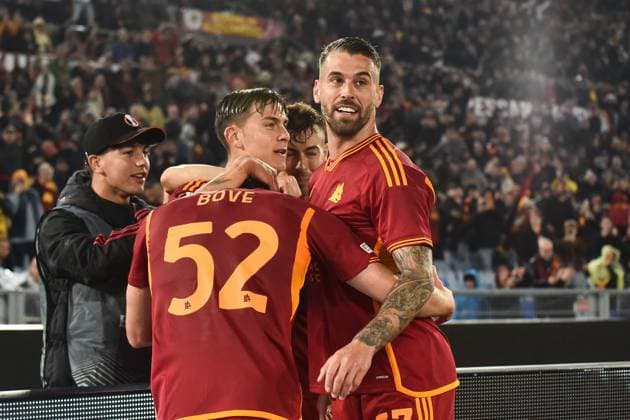 Paulo Dybala of AS Roma celebrates after scoring the goal of 2-0 during the Europa League football match between AS Roma and AC Milan at Olimpico stadium in Rome (Italy), April 18th, 2024. AntoniettaxBaldassarre