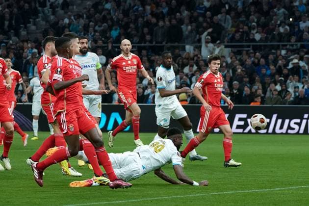 Chancel Mbemba (Olympique de Marseille) FOOTBALL : Olympique de Marseille vs SL Benfica - Ligue Europa - Quart de finale retour - Marseille - 18 04 2024 NorbertScanella Panoramic 
