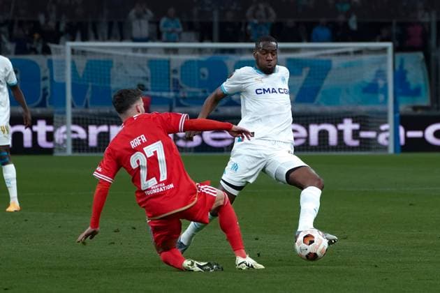 Geoffrey Kondogbia (Olympique de Marseille) - Rafa Silva (SL Benfica) FOOTBALL : Olympique de Marseille vs SL Benfica - Ligue Europa - Quart de finale retour - Marseille - 18 04 2024 NorbertScanella Panoramic 