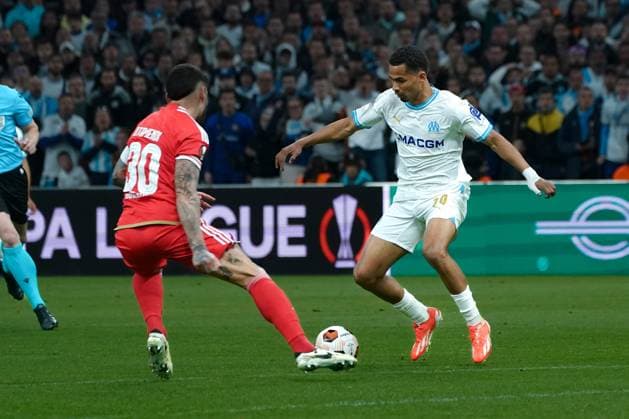 Iliman Ndiaye (Olympique de Marseille) - Nicolas Otamendi (SL Benfica) FOOTBALL : Olympique de Marseille vs SL Benfica - Ligue Europa - Quart de finale retour - Marseille - 18 04 2024 NorbertScanella Panoramic 