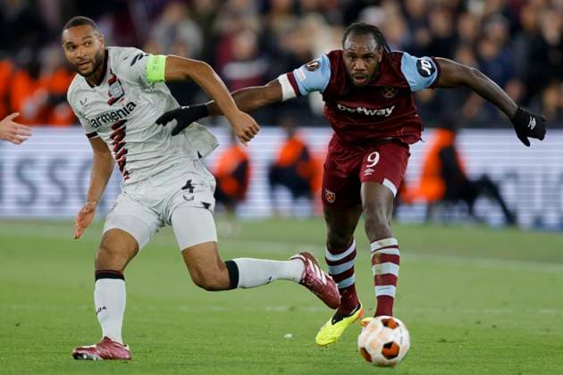 West Ham United FC v Bayer 04 Leverkusen: Quarter-Final Second Leg - UEFA Europa League 2023 24 Jonathan Tah of Bayer 04 Leverkusen and Michail Antonio challenge during the UEFA Europa League 2023 24 Quarter-Final second leg match between West Ham United FC and Bayer 04 Leverkusen at Olympic Stadium on April 18, 2024 in London, England. London Olympic Stadium England United Kingdom Copyright: xNigelxFrench Sportsphoto APLx 14037836