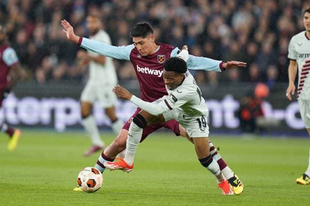 West Ham United FC v Bayer 04 Leverkusen Edson Ãlvarez of West Ham United and Nathan Tella of Bayer Leverkusen battling for the ball during the West Ham United FC v Bayer 04 Leverkusen UEFA Europa League Quater-Finals 2nd Leg match at London Stadium, London, England, United Kingdom on 18 April 2024 Editorial use only. All images are copyright Every Second Media Limited. No images may be reproduced without prior permission. Copyright: xIMAGO EveryxSecondxMediax ESM-0986-0023