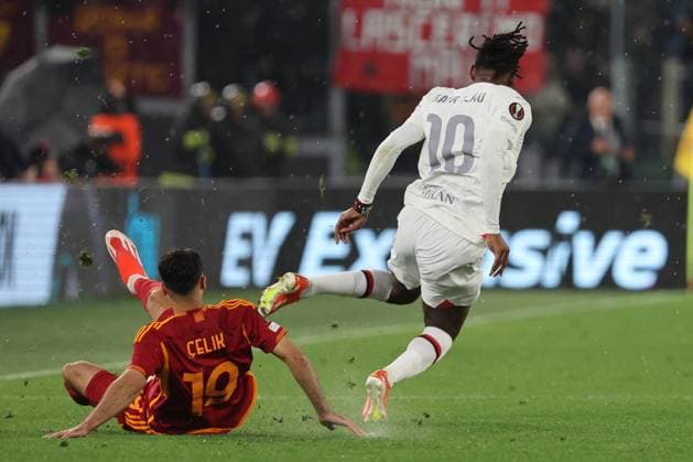 Football: UEFA Europa League 2023-2024 - Quarter Final football match As Roma vs AC Milan at Olympic Stadium in Rome on 18th April 2024 Rome, Italy 18.04.2024: Rafael Leao of Milan, Leandro Paredes of Roma during the UEFA Europa League 2023-2024, quarter final , football match between AS Roma vs AC Milan at Olympic Stadium in Rome. Rome italy Italy  Copyright: xIPAxSport ABACAx