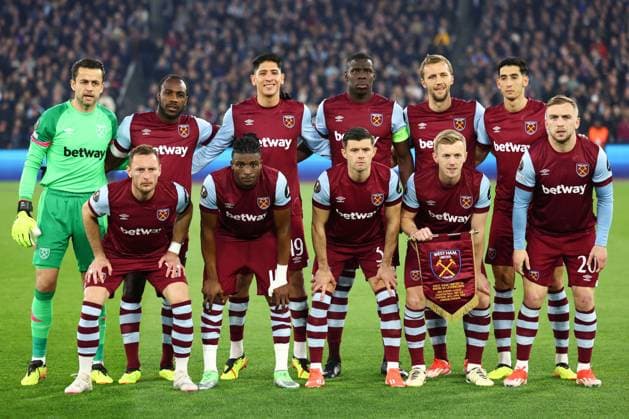 West Ham United players pose for a team photo West Ham United v Bayer 04 Leverkusen, UEFA Europa League, Quarter Final, Second Leg, Football, London Stadium, London, UK - 18 Apr 2024 EDITORIAL USE ONLY No use with unauthorised audio, video, data, fixture lists, club league logos or live services. Online in-match use limited to 120 images, no video emulation. No use in betting, games or single club league player publications. Copyright: xSimonxDael Shutterstockx 14438414bp