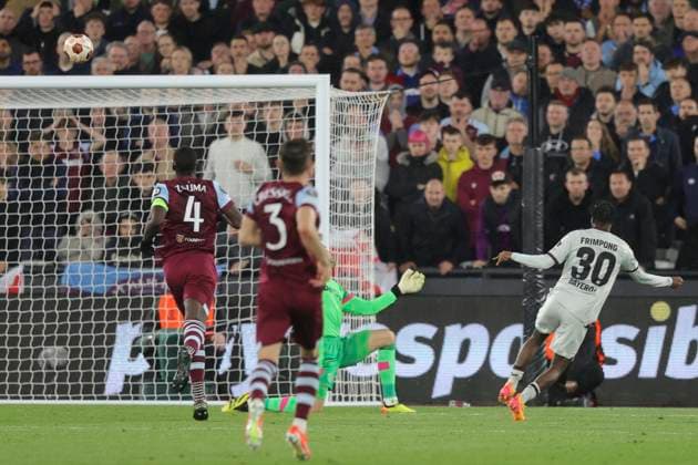 West Ham United v Bayer Leverkusen UEFA Europa League Jeremie Frimpong of Bayer Leverkusen blasts a good chance over the bar during the UEFA Europa League Quarter-Final match at the London Stadium, Stratford Copyright: xPaulxChestertonx FIL-20049-0050 UK Newspapers OUT