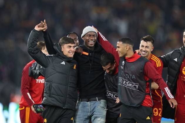 Evan Ndicka (AS Roma) celebrates with the teammates at the end of the match, UEFA Europa League 2023 2024 - Quarter-final second leg, AS Roma vs AC Milan, Olimpico Stadium, April 18, 2024, Rome, Italy.