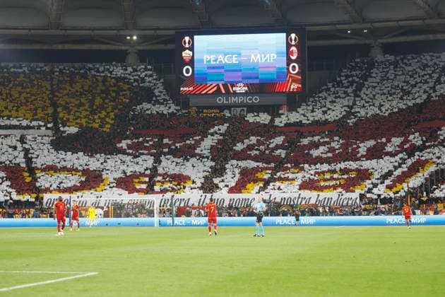 April 18, 2024, Rome, ITALY: AS Roma s supporters during the UEFA Europa League quarter-finals, return soccer match between AS Roma and AC Milan in Rome, Italy, 18 April 2024. ANSA FABIO FRUSTACI UEFA Europa League quarter-finals - AS Roma vs AC Milan  - ZUMAa110 20240418_zaf_a110_096 Copyright: xFabioxFrustacix