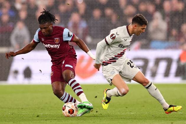 18th April 2024; London Stadium, London, England; Europa League Football, Quarter Final, Second Leg, West Ham United versus Bayer Leverkusen; Mohammed Kudus of West Ham United takes on Exequiel Palacios of Bayer Leverkusen  ActionPlus12632011 ShaunxBrooks