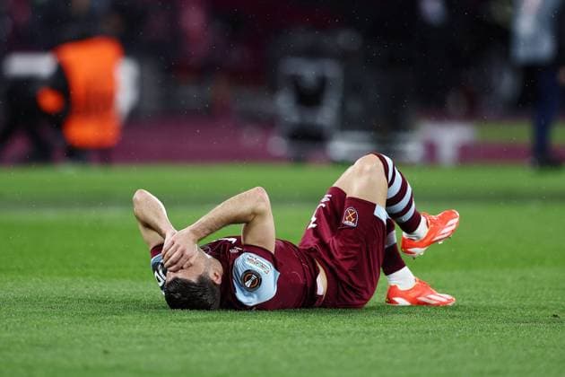 West Ham United v Bayer 04 Leverkusen, London, UK - 18 Apr 2024 Aaron Cresswell of West Ham United reacts during the UEFA Europa League Quarter-Final second leg match between West Ham United and Bayer 04 Leverkusen at The London Stadium, Newham, London on Thursday 18th April 2024 London The London Stadium Newham GBR Copyright: xJamesxFearn PPAUKx PPA-108292
