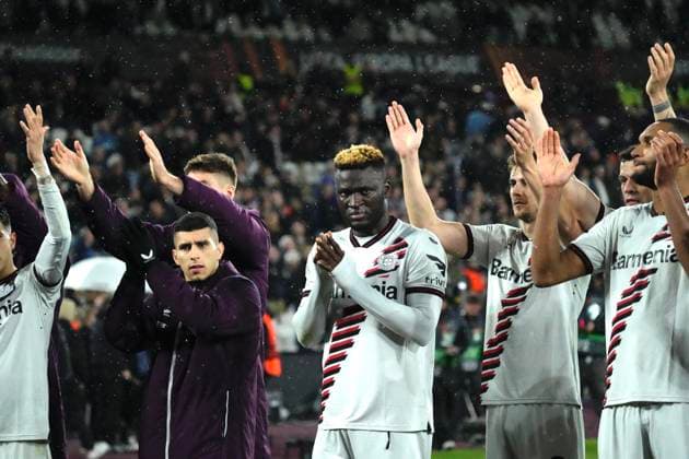 UEFA Europa League Quarter-Final: West Ham United F.C. vs. Bayer 04 Leverkusen Leverkusen players celebrate their team s qualification through to the semi-finals during the UEFA Europa League Quarter-Final match between West Ham United F.C. and Bayer 04 Leverkusen on April 18 2024, in London, United Kingdom London London Stadium London United Kingdom Copyright: xAlexandraxFechetex Photo 18.04.2024, 22 00 02