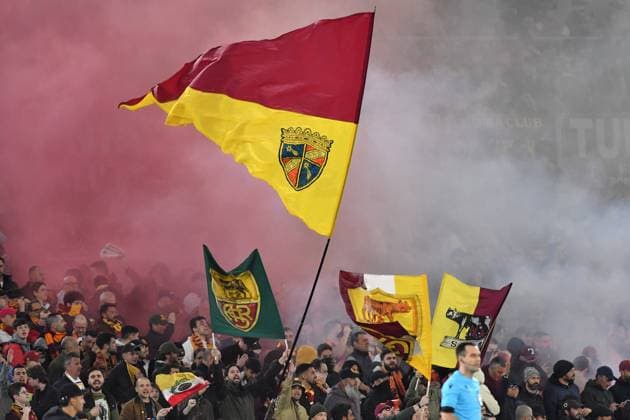 Soccer, Europa League match AS Roma v Milan Roma fans during the Uefa Europa League quarter final second leg match AS Roma v Milan at Olimpico stadium in Rome, Italy, 18th April, 2024. Imago-Images Emmefoto Copyright: xImago-Images Emmefotox