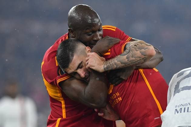 Soccer, Europa League match AS Roma v Milan Gianluca Mancini of AS Roma celebrates scoring his goal during the Uefa Europa League quarter final second leg match AS Roma v Milan at Olimpico stadium in Rome, Italy, 18th April, 2024. Imago-Images Emmefoto Copyright: xImago-Images Emmefotox