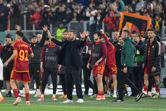 Soccer, Europa League match AS Roma v Milan Roma trainer Daniele De Rossi,Roma player s during the Uefa Europa League quarter final second leg match AS Roma v Milan at Olimpico stadium in Rome, Italy, 18th April, 2024. Imago-Images Emmefoto Copyright: xImago-Images Emmefotox