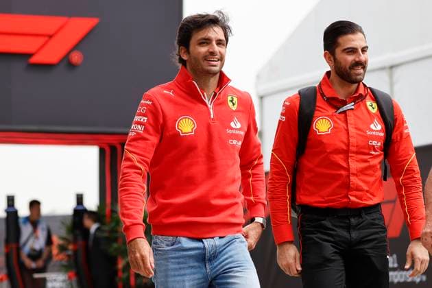 SAINZ Carlos (spa), Scuderia Ferrari SF-24, portrait during the Formula 1 Lenovo Chinese Grand Prix 2024, 5th round of the 2024 Formula One World Championship, WM, Weltmeisterschaft from April 19 to 21, 2024 on the Shanghai International Circuit, in Shanghai, China - F1 - CHINESE GRAND PRIX 2024 DPPI Panoramic  240419_R05_CHINA_DP__A6A7237