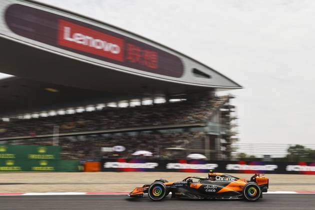 04 NORRIS Lando (gbr), McLaren F1 Team MCL38, action during the Formula 1 Lenovo Chinese Grand Prix 2024, 5th round of the 2024 Formula One World Championship, WM, Weltmeisterschaft from April 19 to 21, 2024 on the Shanghai International Circuit, in Shanghai, China - F1 - CHINESE GRAND PRIX 2024 DPPI Panoramic  240419_R05_CHINA_DP_DC0A1808