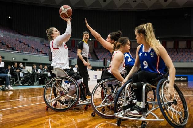 2024 IWBF Womens Repechage Canada France 19 04 2024 Arinn Young Canada, 6 on the ball, Marion Blais France, 2 2024 IWBF Womens Repechage Canada France Asue Arena, Osaka Copyright: xBEAUTIFULxSPORTS Wunderlx