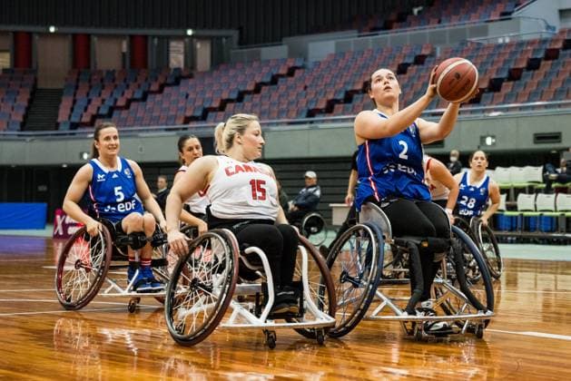 2024 IWBF Womens Repechage Canada France 19 04 2024 Melanie Hawtin Canada, 15 , Marion Blais France, 2 in the throw 2024 IWBF Womens Repechage Canada France Asue Arena, Osaka Copyright: xBEAUTIFULxSPORTS Wunderlx
