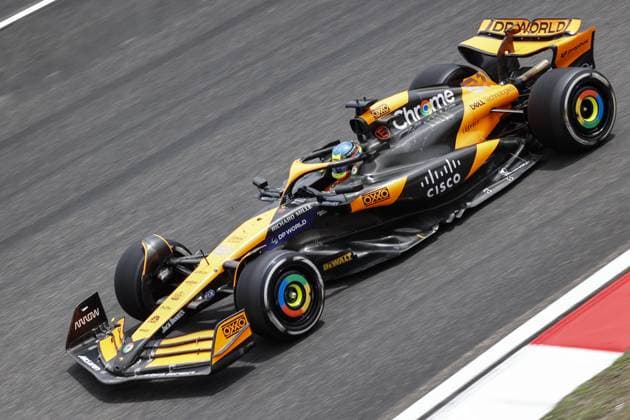 81 PIASTRI Oscar (aus), McLaren F1 Team MCL38, action during the Formula 1 Lenovo Chinese Grand Prix 2024, 5th round of the 2024 Formula One World Championship, WM, Weltmeisterschaft from April 19 to 21, 2024 on the Shanghai International Circuit, in Shanghai, China - F1 - CHINESE GRAND PRIX 2024 DPPI Panoramic  240419_R05_CHINA_DP_02735