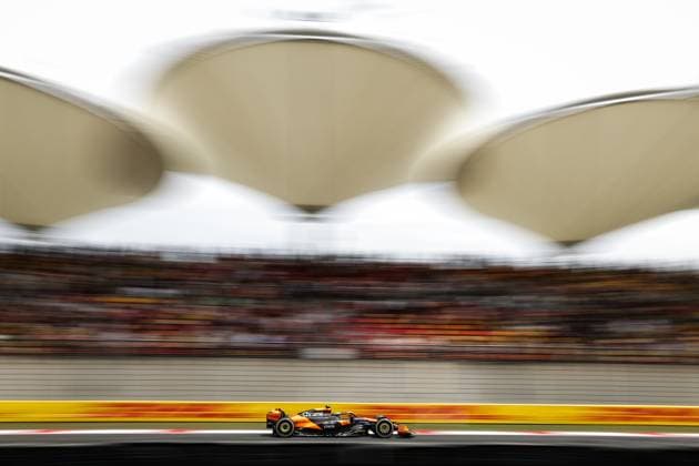 04 NORRIS Lando (gbr), McLaren F1 Team MCL38, action during the Formula 1 Lenovo Chinese Grand Prix 2024, 5th round of the 2024 Formula One World Championship, WM, Weltmeisterschaft from April 19 to 21, 2024 on the Shanghai International Circuit, in Shanghai, China - F1 - CHINESE GRAND PRIX 2024 DPPI Panoramic  240419_R05_CHINA_DP_FGOO7182
