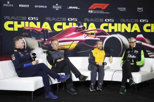 HORNER Christian (gbr), Team Principal of Red Bull Racing, portrait, ISOLA Mario (ita), Motorsport Racing Manager of Pirelli, portrait, STELLA Andrea (ita), Team Principal of McLaren F1 Team, portrait and ALUNNI BRAVI Alessandro (ita), Managing Director of Sauber Group & Team Representative, portrait during the Formula 1 Lenovo Chinese Grand Prix 2024, 5th round of the 2024 Formula One World Championship, WM, Weltmeisterschaft from April 19 to 21, 2024 on the Shanghai International Circuit, in Shanghai, China - F1 - CHINESE GRAND PRIX 2024 DPPI Panoramic 240419_R05_CHINA_DP_DC0A2555