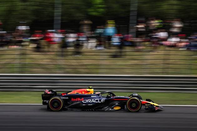 11 PEREZ Sergio (mex), Red Bull Racing RB20, action during the Formula 1 Lenovo Chinese Grand Prix 2024, 5th round of the 2024 Formula One World Championship, WM, Weltmeisterschaft from April 19 to 21, 2024 on the Shanghai International Circuit, in Shanghai, China - F1 - CHINESE GRAND PRIX 2024 DPPI Panoramic  240419_R05_CHINA_DP_FG007354