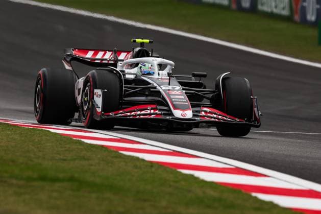 27 HULKENBERG Nico (ger), Haas F1 Team VF-24 Ferrari, action during the Formula 1 Lenovo Chinese Grand Prix 2024, 5th round of the 2024 Formula One World Championship, WM, Weltmeisterschaft from April 19 to 21, 2024 on the Shanghai International Circuit, in Shanghai, China - F1 - CHINESE GRAND PRIX 2024 DPPI Panoramic  240419_R05_CHINA_DP_FGOO7629