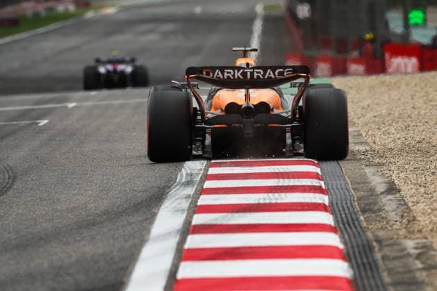 81 PIASTRI Oscar (aus), McLaren F1 Team MCL38, action during the Formula 1 Lenovo Chinese Grand Prix 2024, 5th round of the 2024 Formula One World Championship, WM, Weltmeisterschaft from April 19 to 21, 2024 on the Shanghai International Circuit, in Shanghai, China - F1 - CHINESE GRAND PRIX 2024 DPPI Panoramic  240419_R05_CHINA_DP_FGOO7707