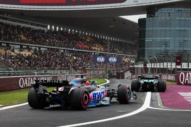 31 OCON Esteban (fra), Alpine F1 Team A524, action during the Formula 1 Lenovo Chinese Grand Prix 2024, 5th round of the 2024 Formula One World Championship, WM, Weltmeisterschaft from April 19 to 21, 2024 on the Shanghai International Circuit, in Shanghai, China - F1 - CHINESE GRAND PRIX 2024 DPPI Panoramic  240419_R05_CHINA_DP_FG007553
