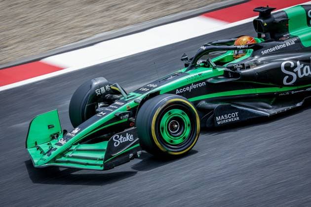 77 BOTTAS Valtteri (fin), Stake F1 Team Kick Sauber C44, action during the Formula 1 Lenovo Chinese Grand Prix 2024, 5th round of the 2024 Formula One World Championship, WM, Weltmeisterschaft from April 19 to 21, 2024 on the Shanghai International Circuit, in Shanghai, China - F1 - CHINESE GRAND PRIX 2024 DPPI Panoramic  03137