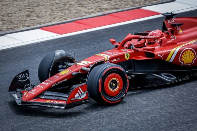 16 LECLERC Charles (mco), Scuderia Ferrari SF-24, action during the Formula 1 Lenovo Chinese Grand Prix 2024, 5th round of the 2024 Formula One World Championship, WM, Weltmeisterschaft from April 19 to 21, 2024 on the Shanghai International Circuit, in Shanghai, China - F1 - CHINESE GRAND PRIX 2024 DPPI Panoramic  02850