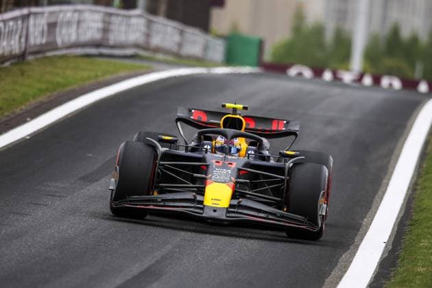 11 PEREZ Sergio (mex), Red Bull Racing RB20, action during the Formula 1 Lenovo Chinese Grand Prix 2024, 5th round of the 2024 Formula One World Championship, WM, Weltmeisterschaft from April 19 to 21, 2024 on the Shanghai International Circuit, in Shanghai, China - F1 - CHINESE GRAND PRIX 2024 DPPI Panoramic  240419_R05_CHINA_DP_XB3_0897