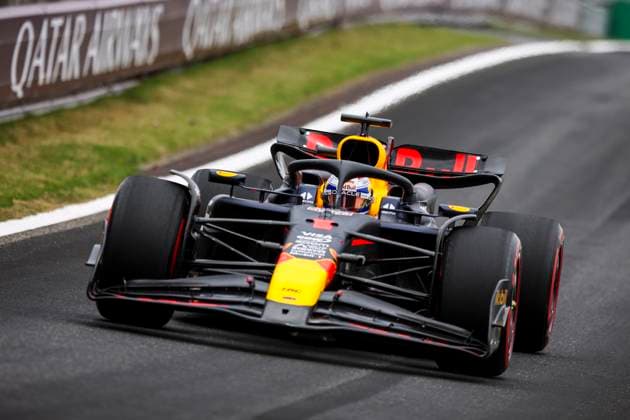 01 VERSTAPPEN Max (nld), Red Bull Racing RB20, action during the Formula 1 Lenovo Chinese Grand Prix 2024, 5th round of the 2024 Formula One World Championship, WM, Weltmeisterschaft from April 19 to 21, 2024 on the Shanghai International Circuit, in Shanghai, China - F1 - CHINESE GRAND PRIX 2024 DPPI Panoramic  240419_R05_CHINA_DP_XB3_0908