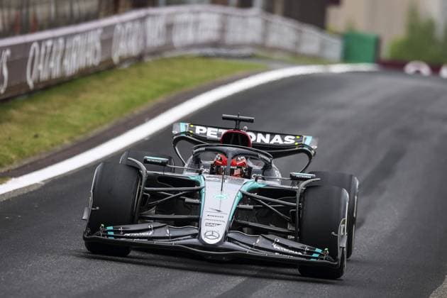 63 RUSSELL George (gbr), Mercedes AMG F1 Team W15, action during the Formula 1 Lenovo Chinese Grand Prix 2024, 5th round of the 2024 Formula One World Championship, WM, Weltmeisterschaft from April 19 to 21, 2024 on the Shanghai International Circuit, in Shanghai, China - F1 - CHINESE GRAND PRIX 2024 DPPI Panoramic  240419_R05_CHINA_DP_XB3_0961