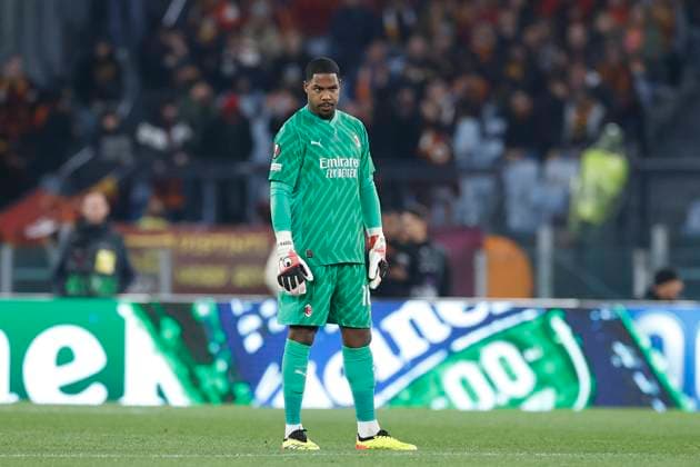 Mike Maignan (AC Milan) looks dejected, UEFA Europa League 2023 2024 - Quarter-final second leg, AS Roma vs AC Milan, Olimpico Stadium, April 18, 2024, Rome, Italy.
