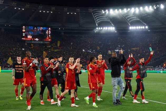 Evan Ndicka (AS Roma) celebrates with the teammates at the end of the match, UEFA Europa League 2023 2024 - Quarter-final second leg, AS Roma vs AC Milan, Olimpico Stadium, April 18, 2024, Rome, Italy.