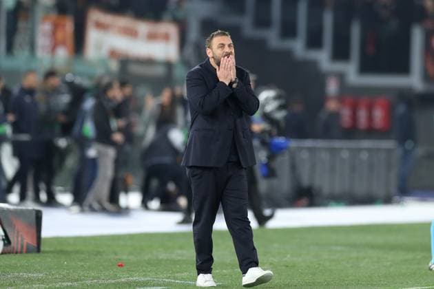 Head Coach Daniele De Rossi (AS Roma) looks on, UEFA Europa League 2023 2024 - Quarter-final second leg, AS Roma vs AC Milan, Olimpico Stadium, April 18, 2024, Rome, Italy.