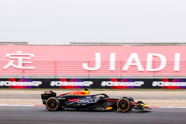 01 VERSTAPPEN Max (nld), Red Bull Racing RB20, action during the Formula 1 Lenovo Chinese Grand Prix 2024, 5th round of the 2024 Formula One World Championship, WM, Weltmeisterschaft from April 19 to 21, 2024 on the Shanghai International Circuit, in Shanghai, China - F1 - CHINESE GRAND PRIX 2024 DPPI Panoramic  240419_R05_CHINA_DP_XB5_2127