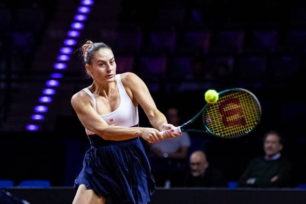 Marta Kostyuk UKR Zheng Qinwen CHN vs Marta Kostyuk UKR GER Porsche Tennis Grand Prix GP Stuttgart 2024, Porsche Arena, 18 04 2024 GER Porsche Tennis Grand Prix GP Stuttgart 2024 Porsche Arena, 18 04 2024 Stuttgart Copyright: xEibner-Pressefoto RogerxBuerkex EP