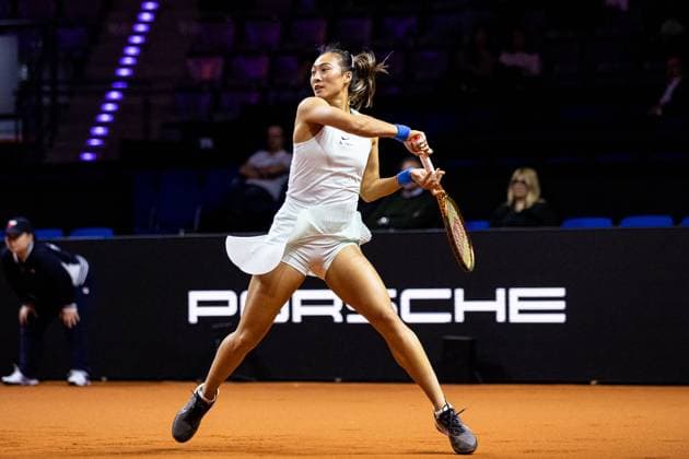Zheng Qinwen CHN Zheng Qinwen CHN vs Marta Kostyuk UKR GER Porsche Tennis Grand Prix GP Stuttgart 2024, Porsche Arena, 18 04 2024 GER Porsche Tennis Grand Prix GP Stuttgart 2024 Porsche Arena, 18 04 2024 Stuttgart Copyright: xEibner-Pressefoto RogerxBuerkex EP