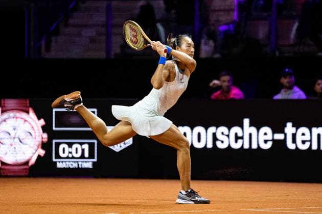 Zheng Qinwen CHN Zheng Qinwen CHN vs Marta Kostyuk UKR GER Porsche Tennis Grand Prix GP Stuttgart 2024, Porsche Arena, 18 04 2024 GER Porsche Tennis Grand Prix GP Stuttgart 2024 Porsche Arena, 18 04 2024 Stuttgart Copyright: xEibner-Pressefoto RogerxBuerkex EP