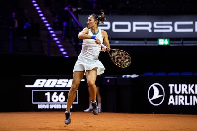 Zheng Qinwen CHN Zheng Qinwen CHN vs Marta Kostyuk UKR GER Porsche Tennis Grand Prix GP Stuttgart 2024, Porsche Arena, 18 04 2024 GER Porsche Tennis Grand Prix GP Stuttgart 2024 Porsche Arena, 18 04 2024 Stuttgart Copyright: xEibner-Pressefoto RogerxBuerkex EP
