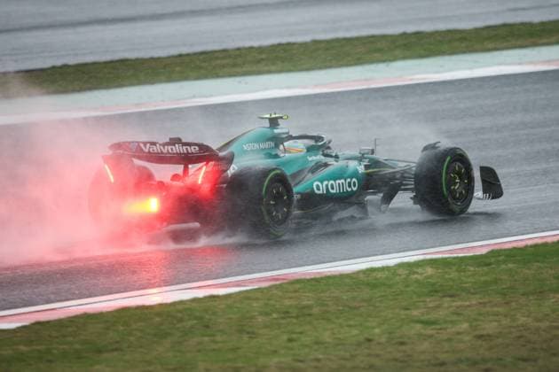 14 ALONSO Fernando (spa), Aston Martin F1 Team AMR24, action during the Formula 1 Lenovo Chinese Grand Prix 2024, 5th round of the 2024 Formula One World Championship, WM, Weltmeisterschaft from April 19 to 21, 2024 on the Shanghai International Circuit, in Shanghai, China - F1 - CHINESE GRAND PRIX 2024 DPPI Panoramic  240419_R05_CHINA_DP_XB3_2558