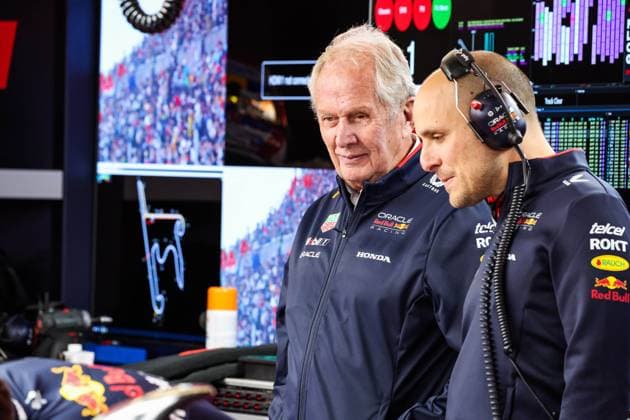 MARKO Helmut (aut), Drivers™ Manager of Red Bull Racing, LAMBIASE Gianpiero, Race Engineer of Max Verstappen, portrait, during the Formula 1 Lenovo Chinese Grand Prix 2024, 5th round of the 2024 Formula One World Championship, WM, Weltmeisterschaft from April 19 to 21, 2024 on the Shanghai International Circuit, in Shanghai, China - F1 - CHINESE GRAND PRIX 2024 DPPI Panoramic 240419_R05_CHINA_DP_FGOO8009