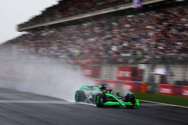 77 BOTTAS Valtteri (fin), Stake F1 Team Kick Sauber C44, action during the Formula 1 Lenovo Chinese Grand Prix 2024, 5th round of the 2024 Formula One World Championship, WM, Weltmeisterschaft from April 19 to 21, 2024 on the Shanghai International Circuit, in Shanghai, China - F1 - CHINESE GRAND PRIX 2024 DPPI Panoramic  240419_R05_CHINA_DP_FG008622