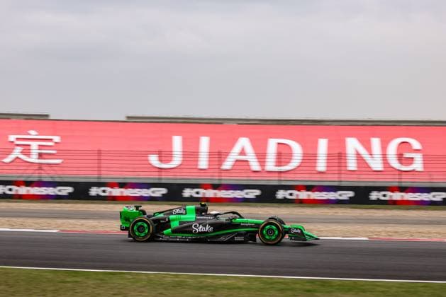 24 ZHOU Guanyu (chi), Stake F1 Team Kick Sauber C44, action during the Formula 1 Lenovo Chinese Grand Prix 2024, 5th round of the 2024 Formula One World Championship, WM, Weltmeisterschaft from April 19 to 21, 2024 on the Shanghai International Circuit, in Shanghai, China - F1 - CHINESE GRAND PRIX 2024 DPPI Panoramic  240419_R05_CHINA_DP_XB5_2109