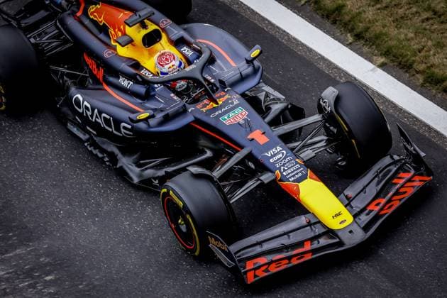 01 VERSTAPPEN Max (nld), Red Bull Racing RB20, action Qualifying Sprint Race during the Formula 1 Lenovo Chinese Grand Prix 2024, 5th round of the 2024 Formula One World Championship, WM, Weltmeisterschaft from April 19 to 21, 2024 on the Shanghai International Circuit, in Shanghai, China - F1 - CHINESE GRAND PRIX 2024 DPPI Panoramic  04773