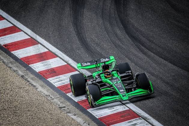 77 BOTTAS Valtteri (fin), Stake F1 Team Kick Sauber C44, action Qualifying Sprint Race during the Formula 1 Lenovo Chinese Grand Prix 2024, 5th round of the 2024 Formula One World Championship, WM, Weltmeisterschaft from April 19 to 21, 2024 on the Shanghai International Circuit, in Shanghai, China - F1 - CHINESE GRAND PRIX 2024 DPPI Panoramic  04075