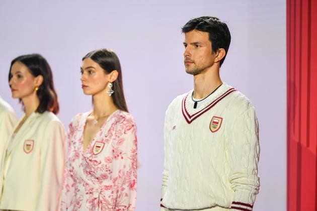 Paris 2024, Modenschau Team Polen, Präsentation der Teamkleidung für die Olympischen Sommerspiele WARSZAWA 19.04.2024 CENTRUM OLIMPIJSKIE PKOL - PREZENTACJA OFICJALNEJ KOLEKCJI UBRAN PRZYGOTOWANEJ PRZEZ FIRMY ADIDAS I BIZUU NA XXXIII LETNIE IGRZYSKA OLIMPIJSKIE 2024 W PARYZU --- POLISH PKOL OLYMPIC CENTER - PRESENTATION OF THE OFFICIAL CLOTHING COLLECTION PREPARED BY ADIDAS AND BIZUU FOR THE XXXIII SUMMER Olympic Games, Olympische Spiele, Olympia, OS 2024 IN PARIS FOT. JACEK PRONDZYNSKI FOTOPYK NEWSPIX.PL --- Newspix.pl POLAND OUT!  240419JAC037